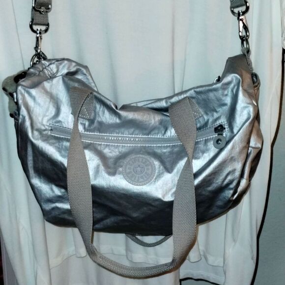Kipling Bag Silver Shiny Metallic X-Large Crossbody W-9" x H-10" x 15" - Picture 2 of 16